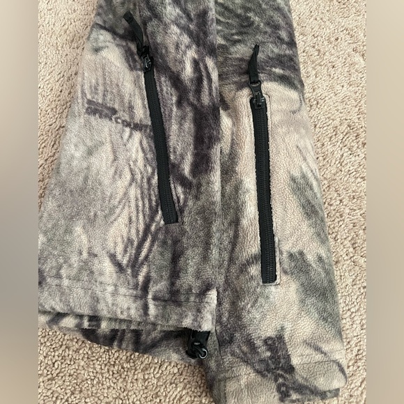 Cabela’s Men’s Fleece Zip Up Jacket - Picture 6 of 7